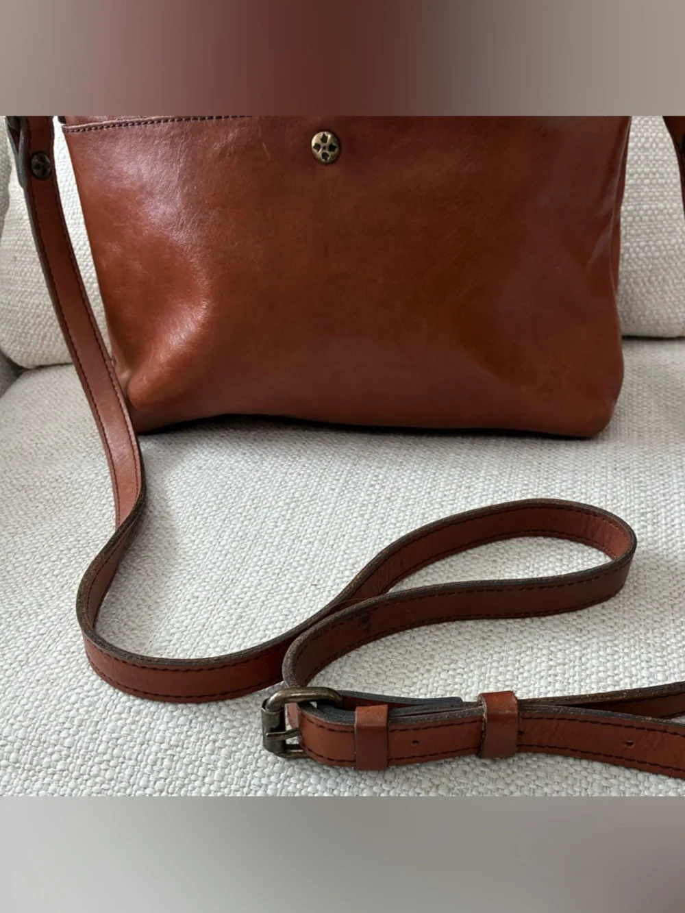 Patricia Nash EUC Avellino
Basketweave Tan Genuine
Leather Crossbody - Picture 4 of 16